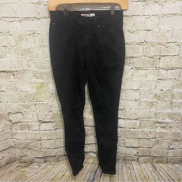 Levi’s Black Midrise Stretch Skinny Jeans - Picture 1 of 6